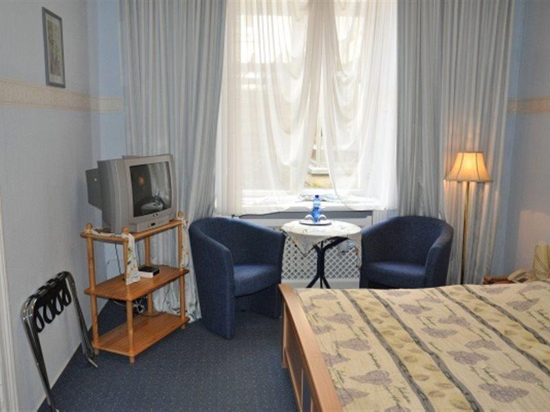 Hotel Pension Savoy Near Kurfuerstendamm เบอร์ลิน ภายนอก รูปภาพ