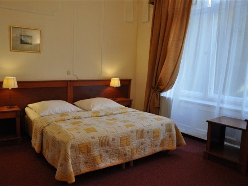 Hotel Pension Savoy Near Kurfuerstendamm เบอร์ลิน ภายนอก รูปภาพ