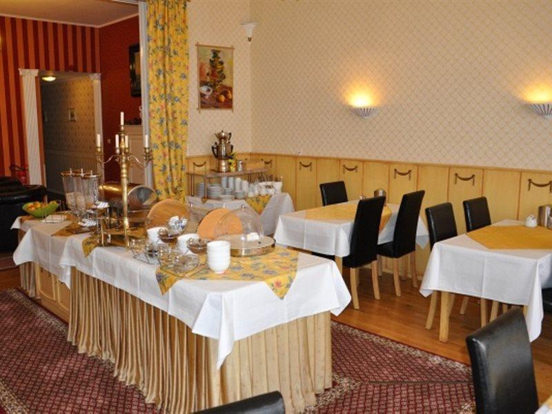 Hotel Pension Savoy Near Kurfuerstendamm เบอร์ลิน ภายนอก รูปภาพ