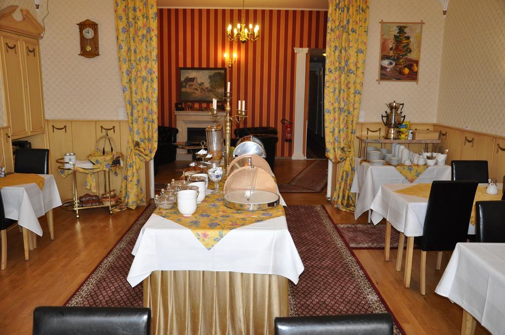 Hotel Pension Savoy Near Kurfuerstendamm เบอร์ลิน ภายนอก รูปภาพ