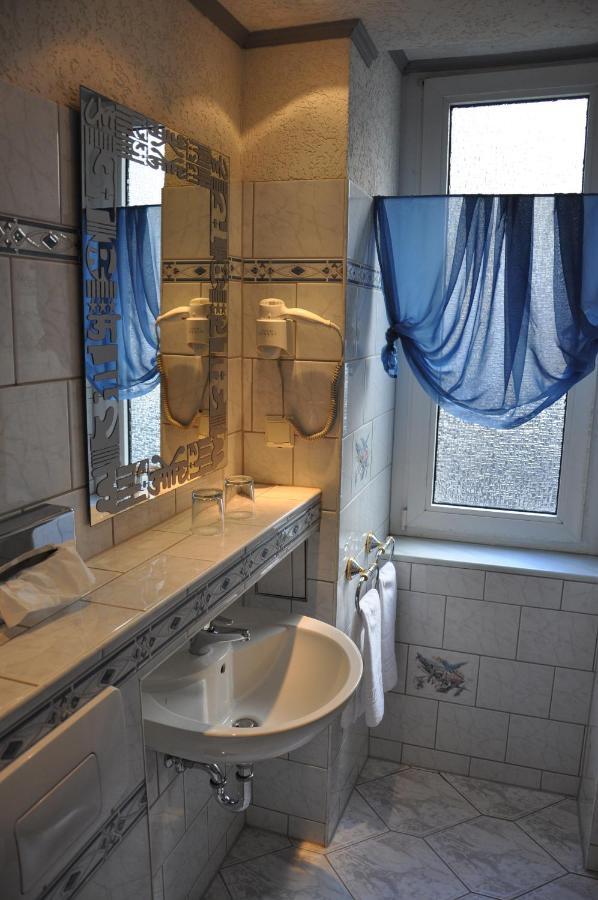 Hotel Pension Savoy Near Kurfuerstendamm เบอร์ลิน ห้อง รูปภาพ