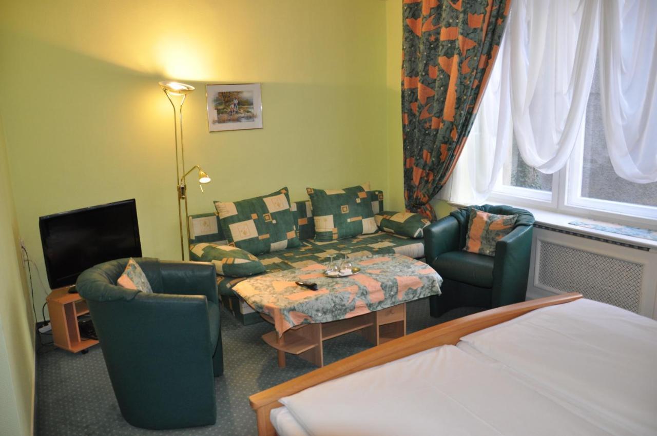 Hotel Pension Savoy Near Kurfuerstendamm เบอร์ลิน ห้อง รูปภาพ